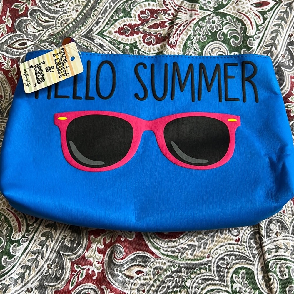 NWT zip pouch
